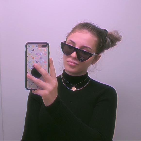 Meet your Posher, Milana - Picture 2 of 5